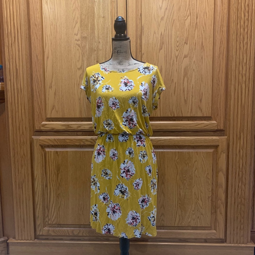 yellow flower dress